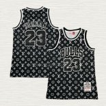 Camiseta Michael Jordan NO 23 Chicago Bulls x LV Mitchell & Ness 1997-98 Negro